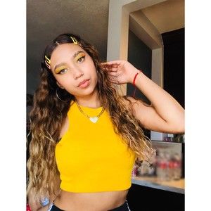 Meet your Posher, Heymi paola